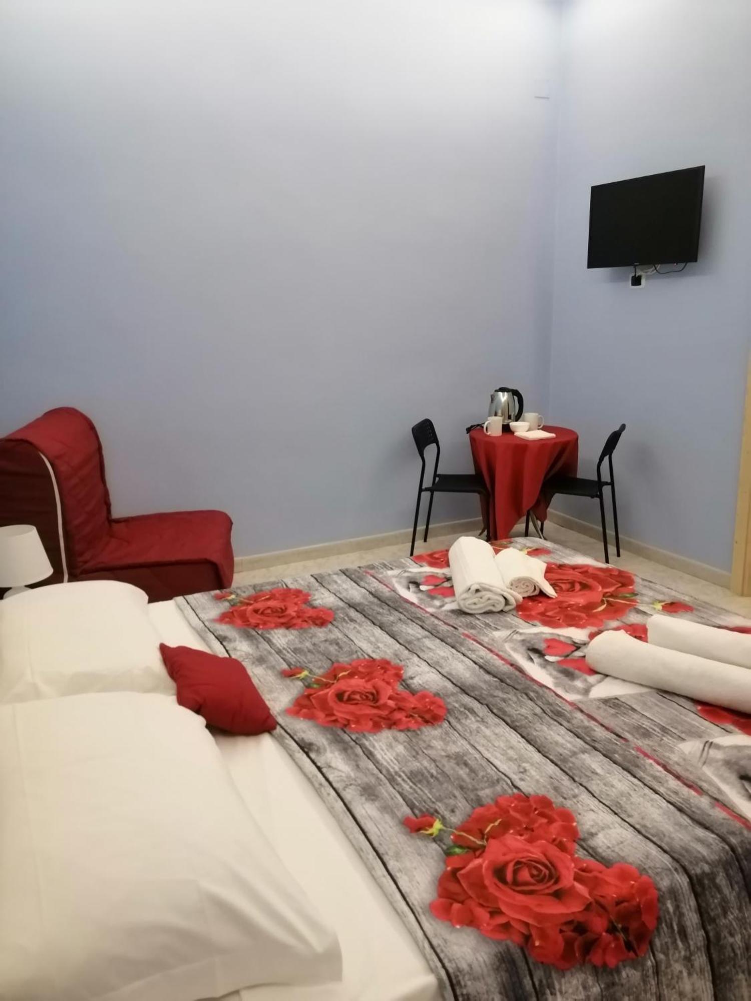 Guest House Francesco เนเปิลส์ ภายนอก รูปภาพ