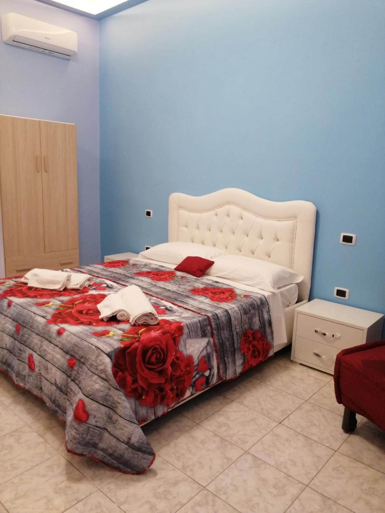 Guest House Francesco เนเปิลส์ ภายนอก รูปภาพ